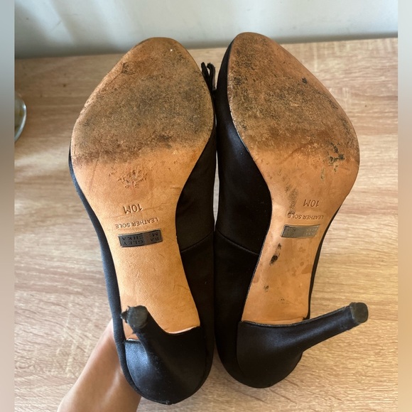 Badgley Mischka Black Heels - Picture 6 of 12